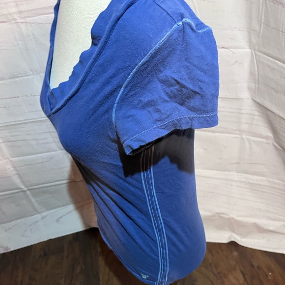 ⭐️ Clearance⭐️ American outfitters v neck short sleeve top - Picture 7 of 7